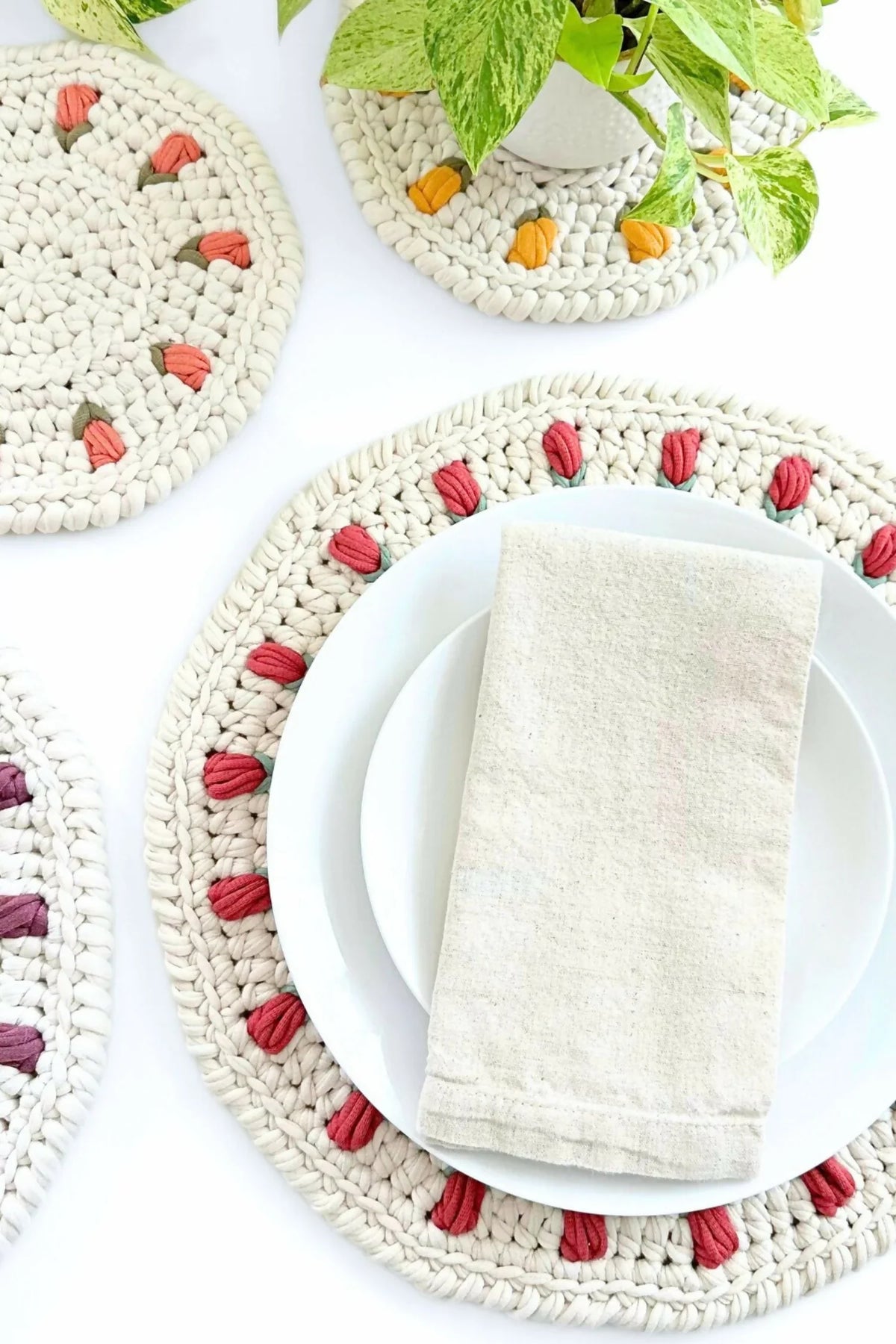 The Tulip Placemat & Doily Set (Crochet)